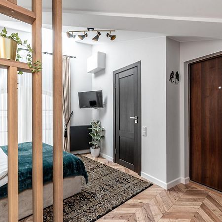 Sun Lighted Cathedral Square Studio Apartment Вилнюс Екстериор снимка