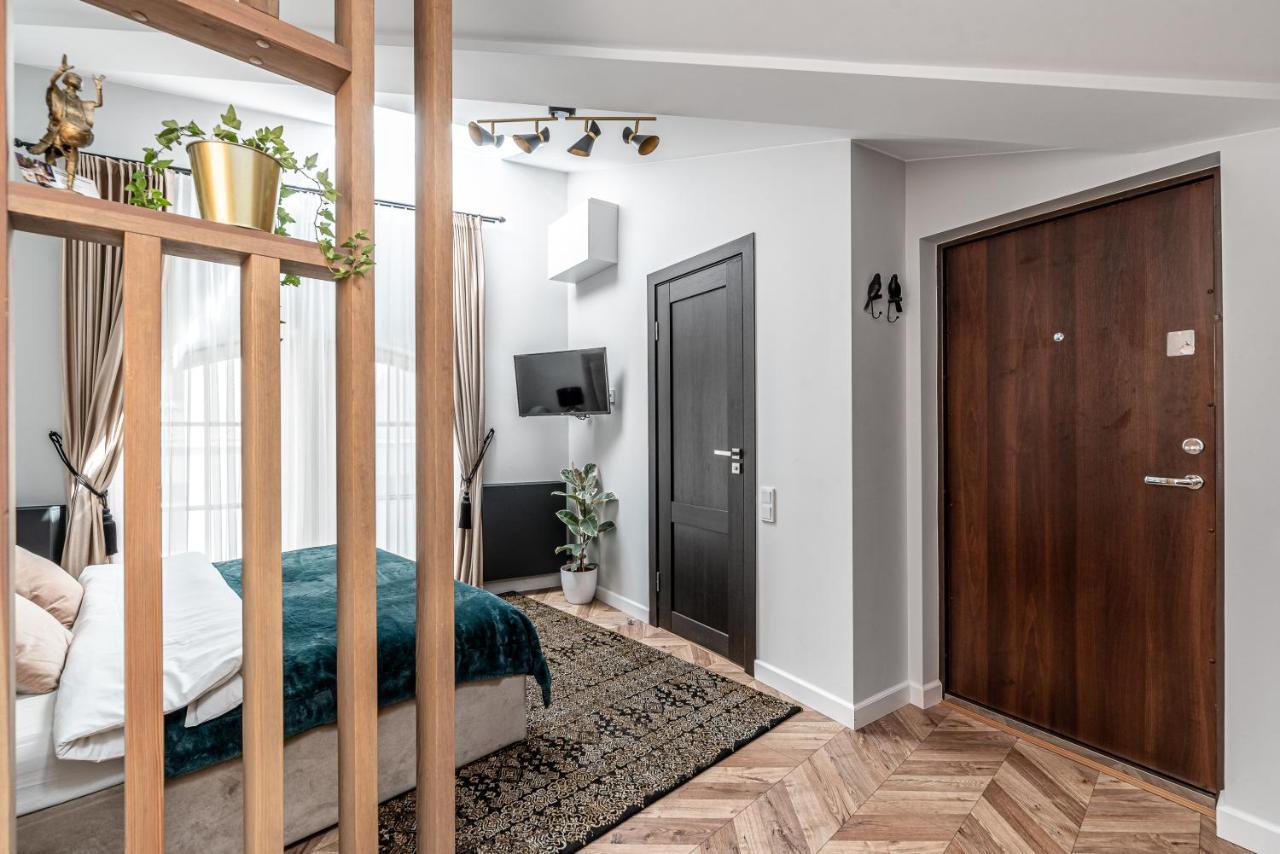 Sun Lighted Cathedral Square Studio Apartment Вилнюс Екстериор снимка