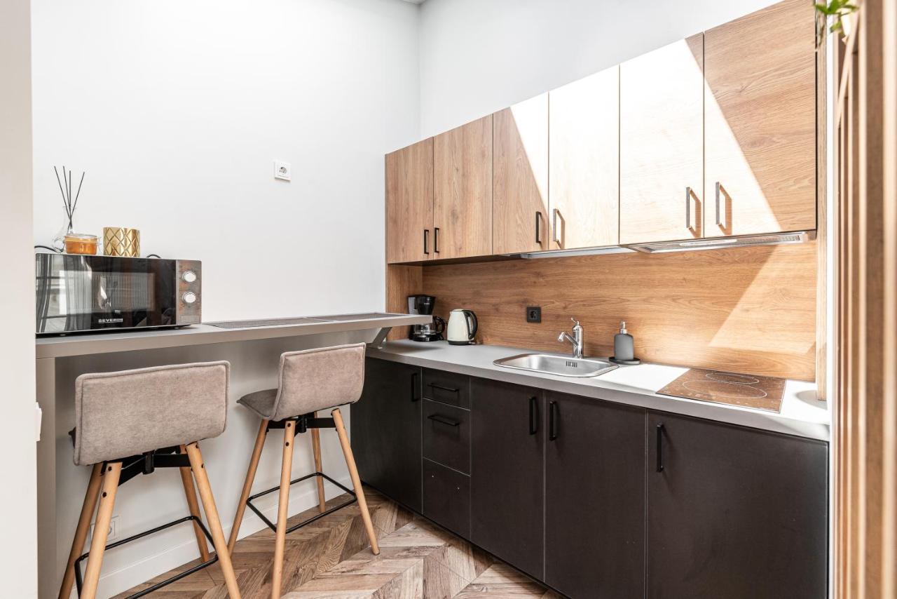 Sun Lighted Cathedral Square Studio Apartment Вилнюс Екстериор снимка