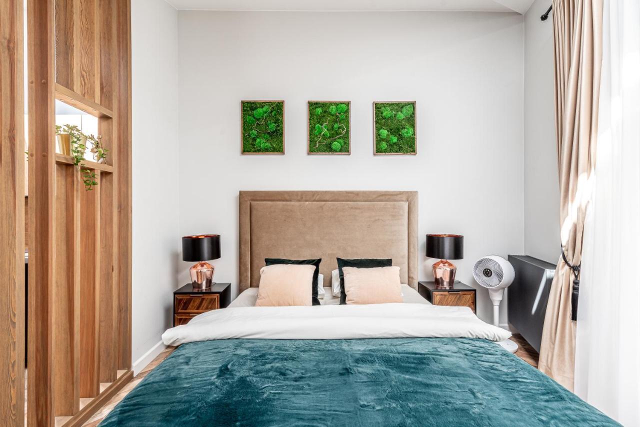 Sun Lighted Cathedral Square Studio Apartment Вилнюс Екстериор снимка
