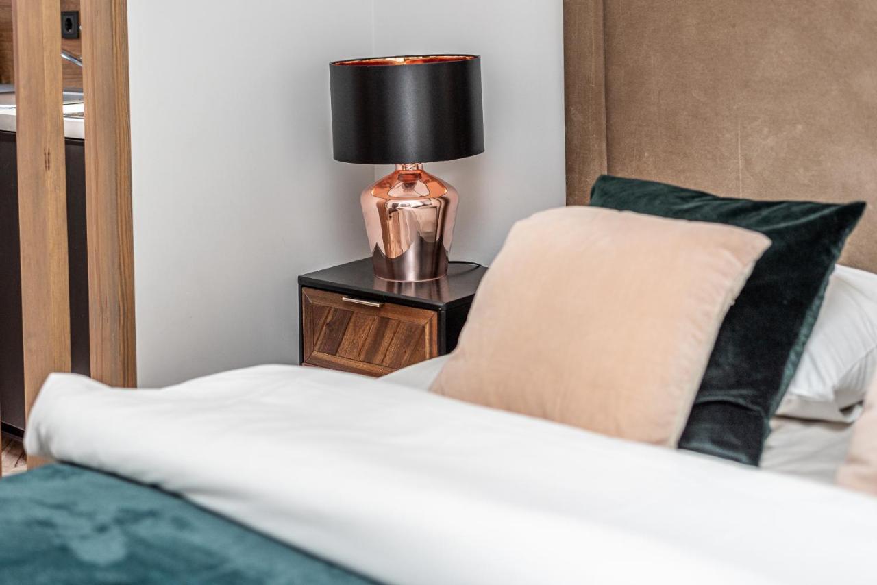 Sun Lighted Cathedral Square Studio Apartment Вилнюс Екстериор снимка