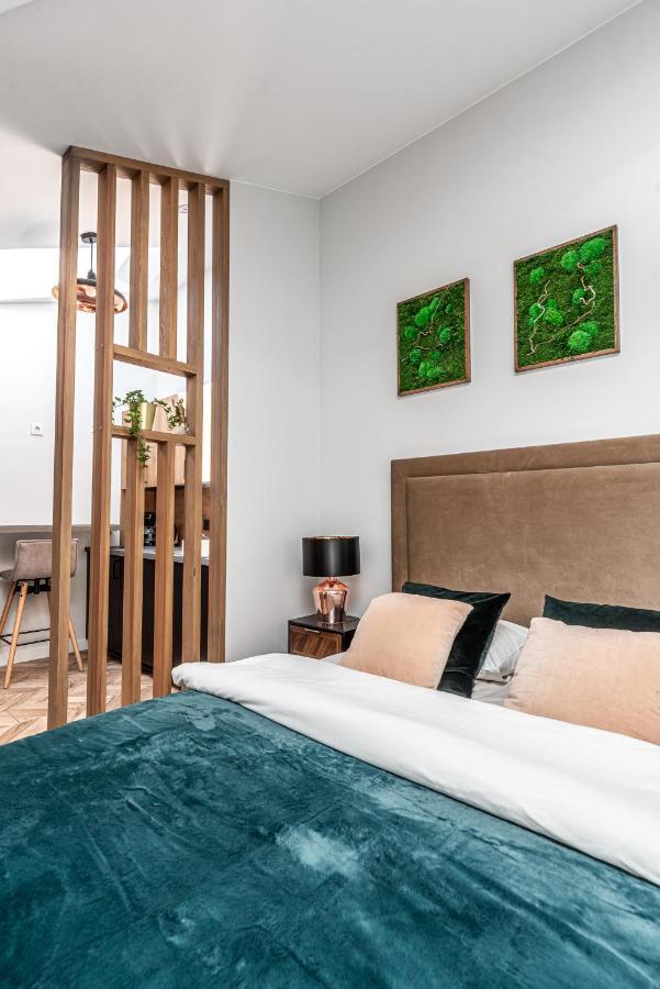 Sun Lighted Cathedral Square Studio Apartment Вилнюс Екстериор снимка