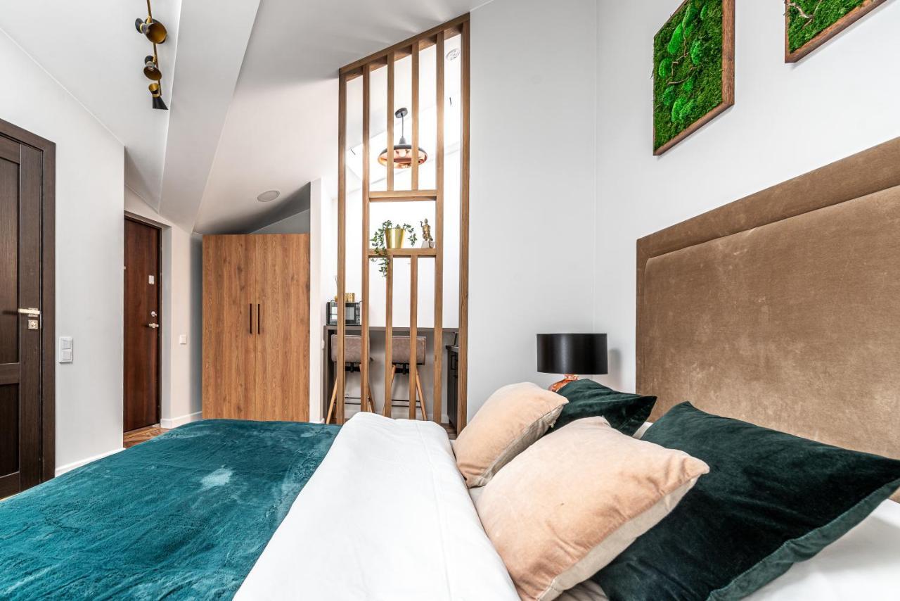 Sun Lighted Cathedral Square Studio Apartment Вилнюс Екстериор снимка